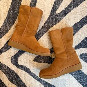 Ugg Amie Slim Short Wedge Boots Size 7 EUC